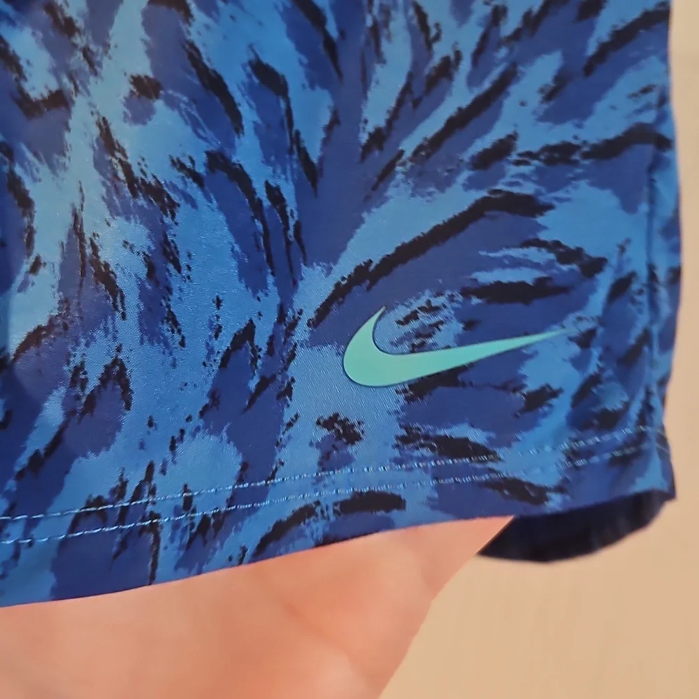 Nike girls’ one